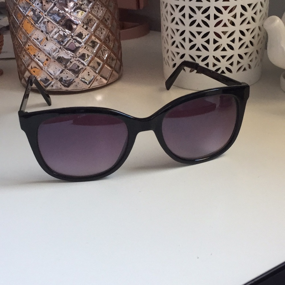Steve Madden sun glasses